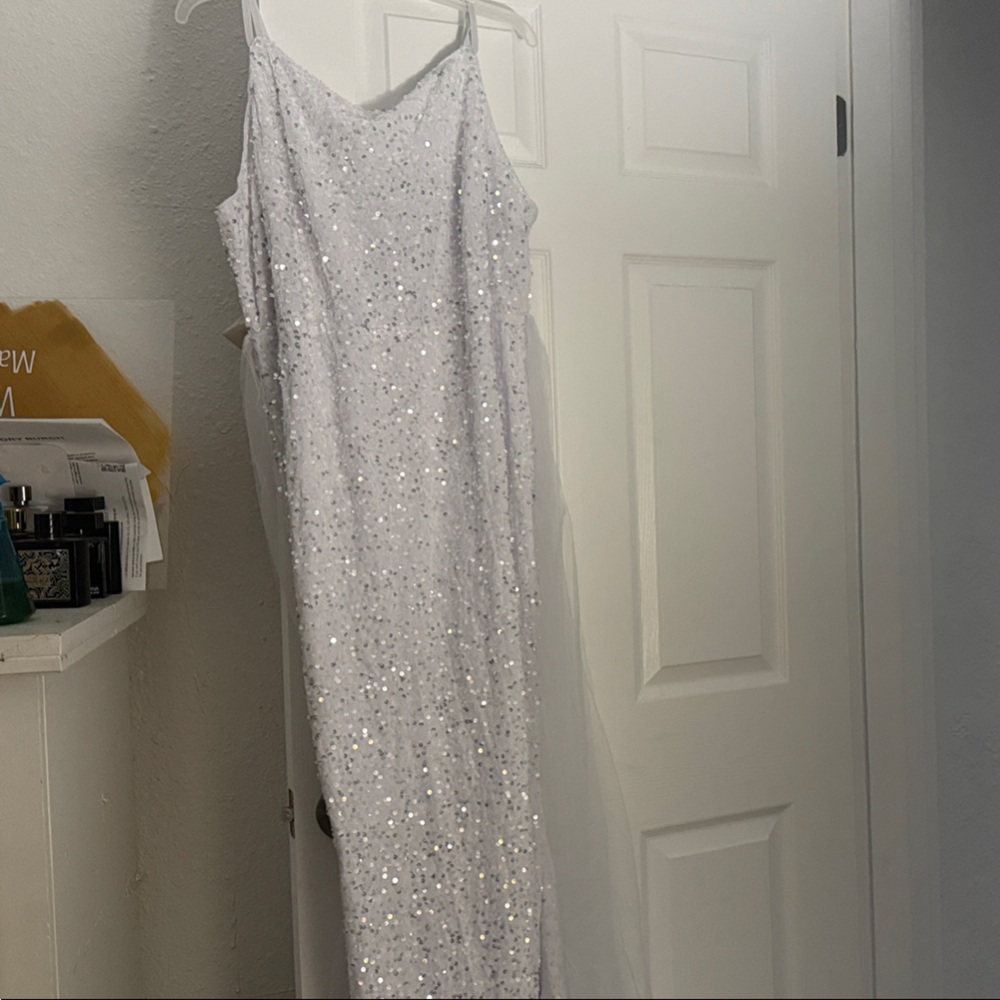 Sparkling White Sleeveless Dress